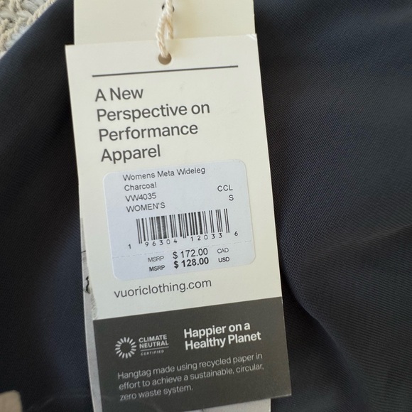 Vuori women’s Mela wide leg pant Small charcoal
New with tags - Picture 3 of 6